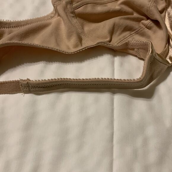 Fruit of the loom size 36C bra. New in package and never worn. - Picture 7 of 7